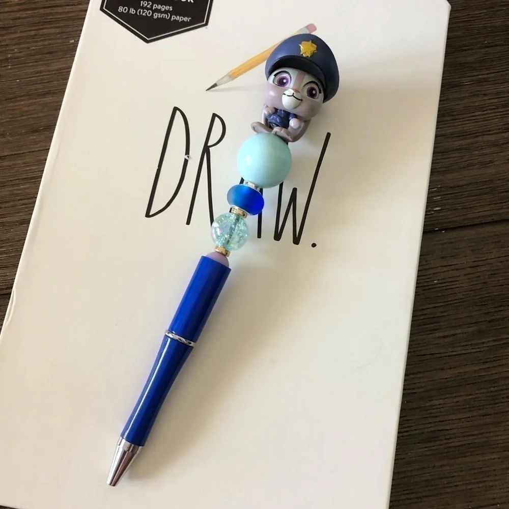 Disney Doorables: Zootopia: Judy Hopps as kid handmade beaded pen